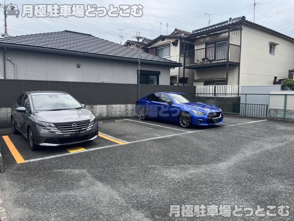 八尾市山城町5丁目72-2の月極駐車場4