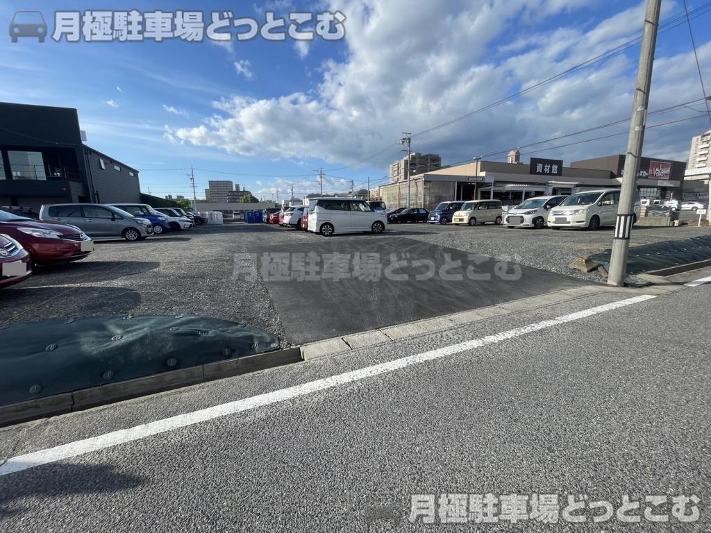 瀬戸市北浦町2丁目13の月極駐車場2