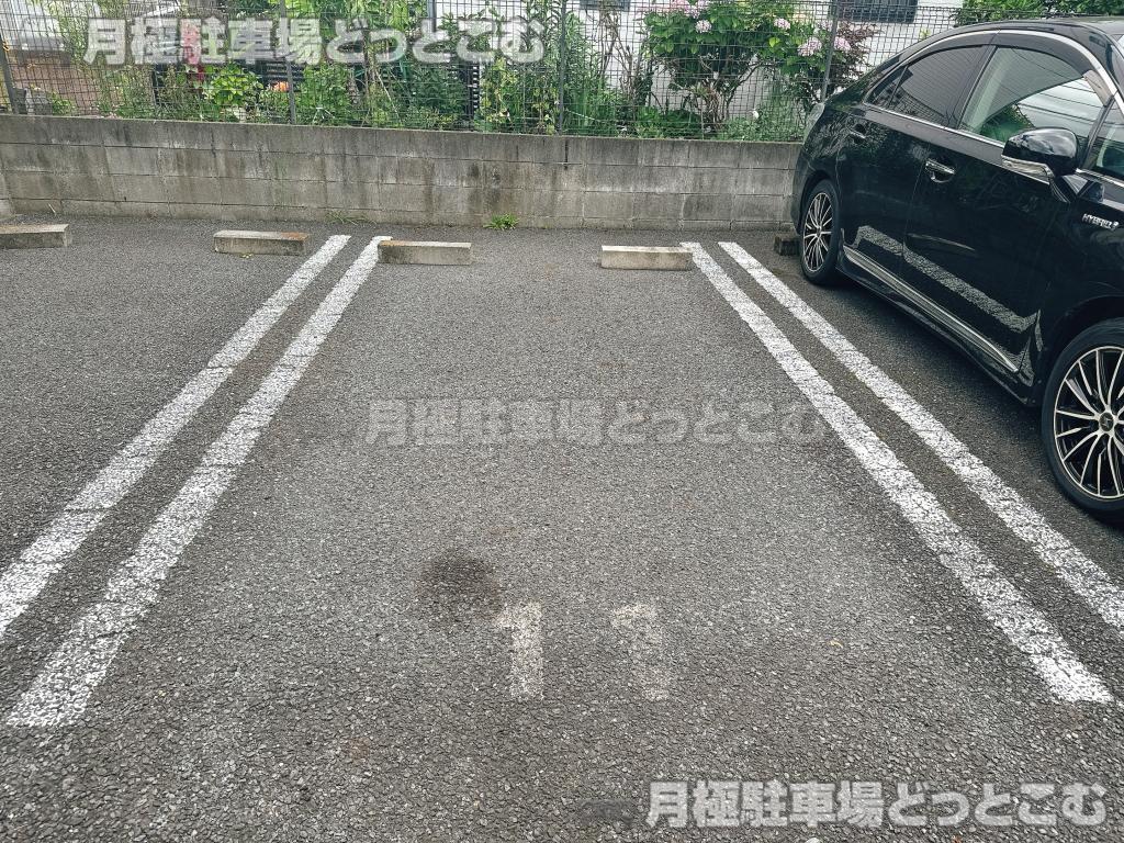 豊島区池袋本町2丁目11-9の月極駐車場3