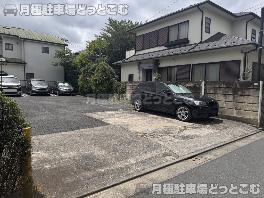 豊島区池袋本町2丁目11-9の月極駐車場6