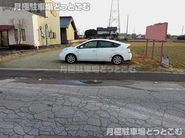 一宮市浅井町尾関西ﾉ山30の月極駐車場1