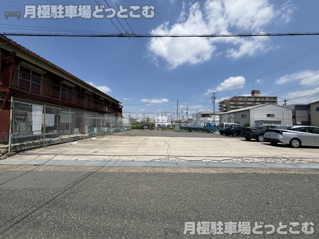 名古屋市中川区中郷2丁目121番の月極駐車場1