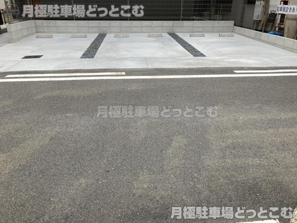 東大阪市荒川2丁目28-20の月極駐車場2