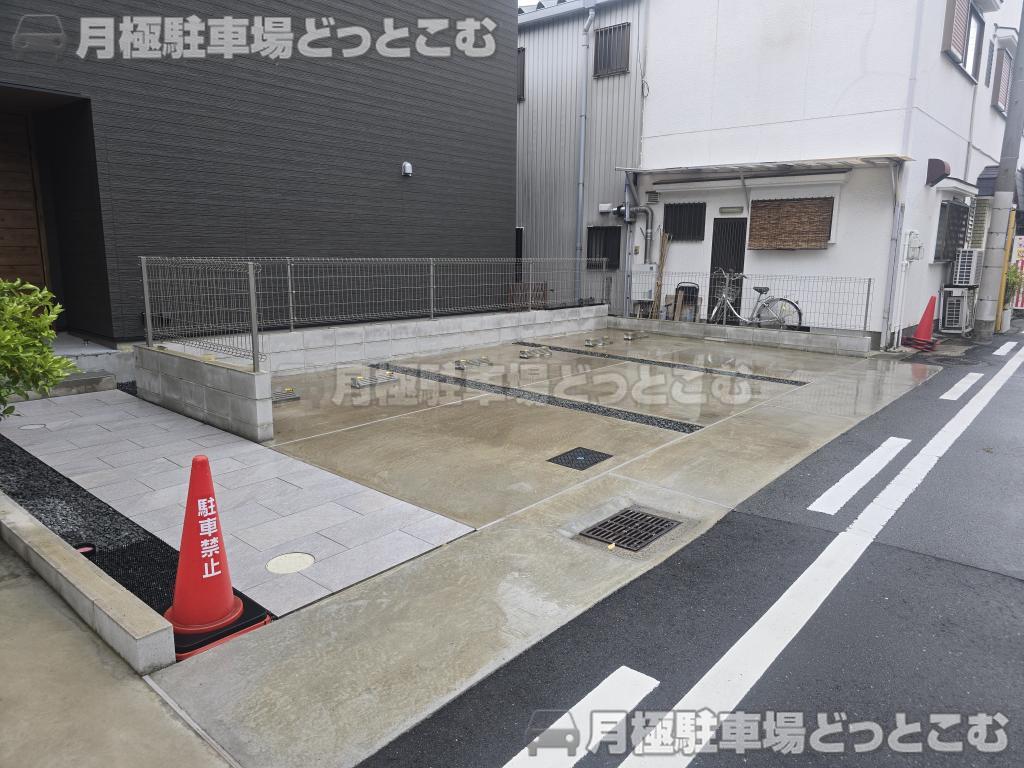 東大阪市荒川2丁目28-20の月極駐車場4