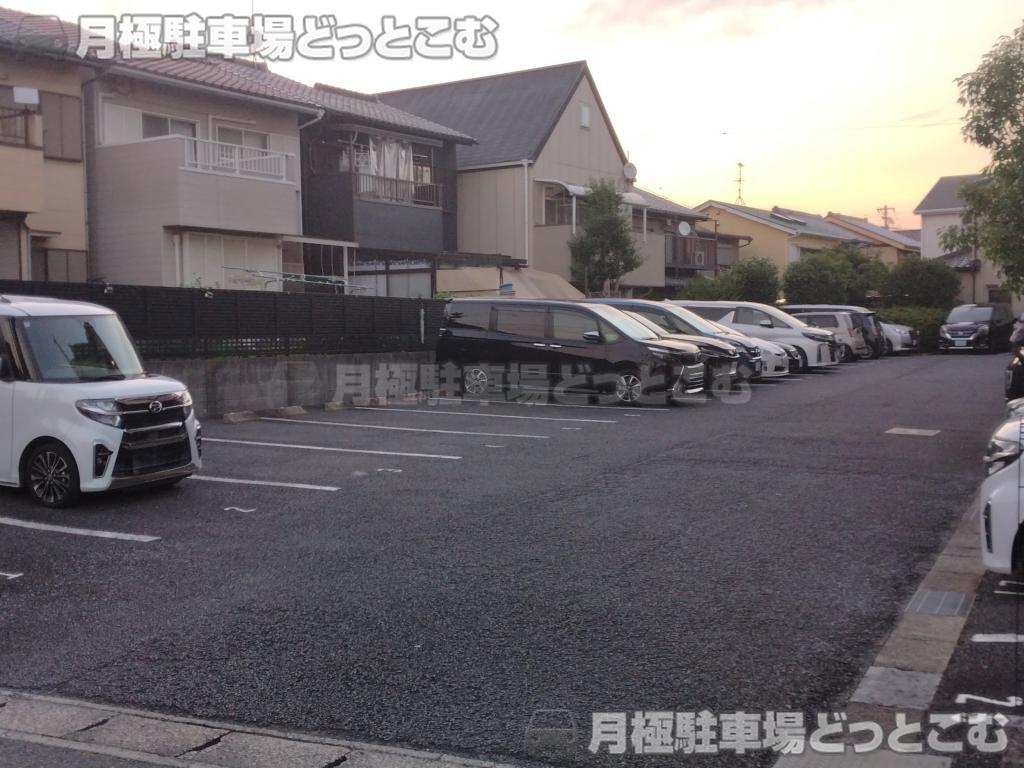 海部郡大治町砂子村東2336-2の月極駐車場1