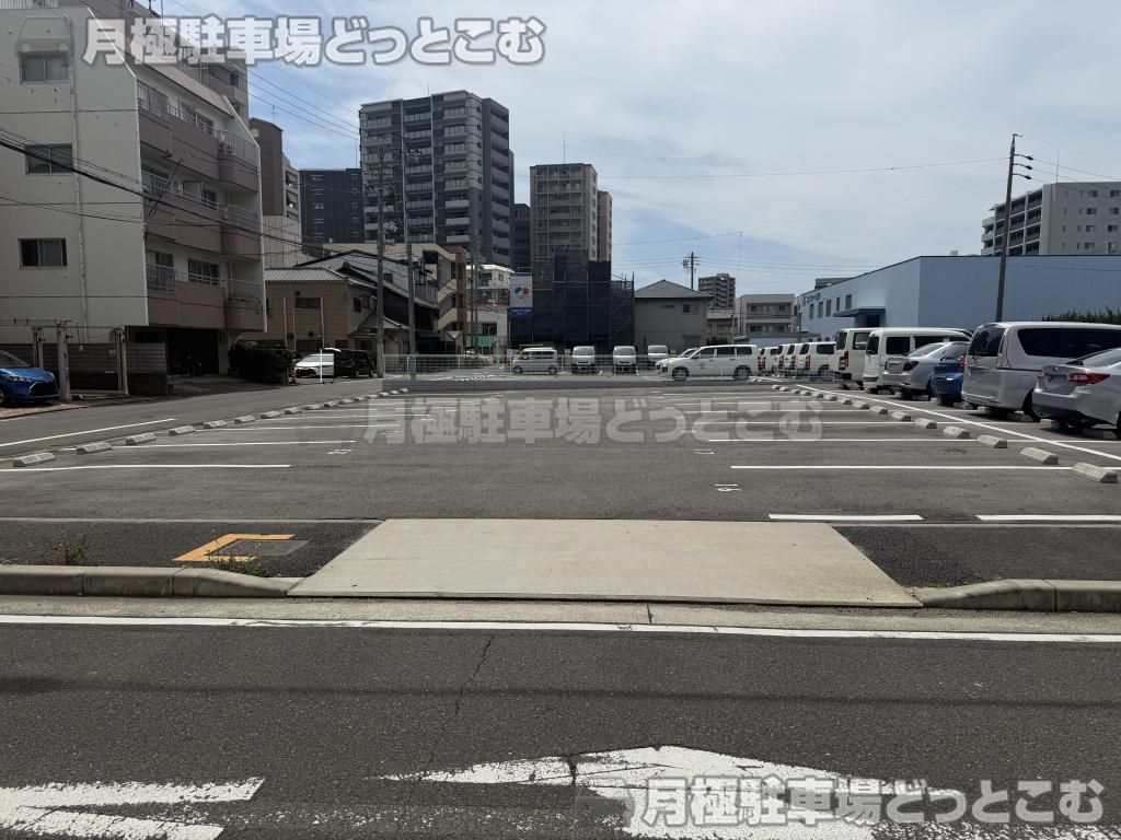 名古屋市西区菊井2丁目1505番の月極駐車場6