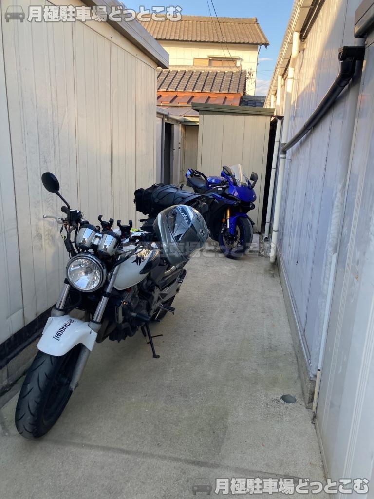 碧南市東浦町1-15の月極駐車場4