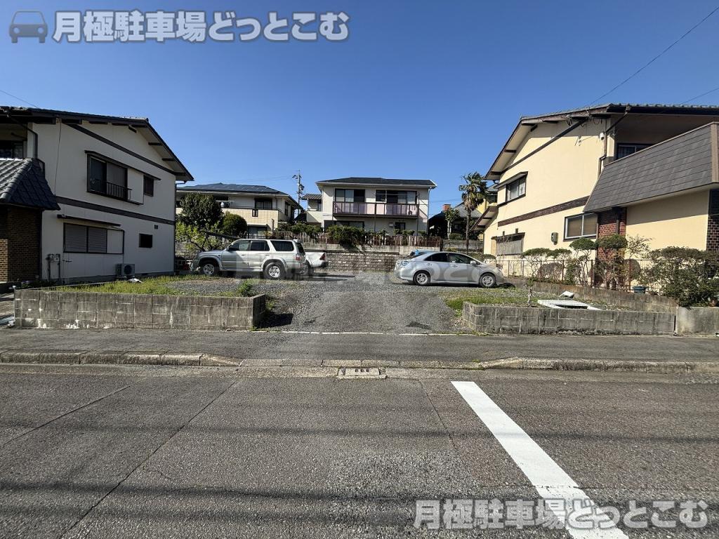 春日井市坂下町5丁目1215番653の月極駐車場1