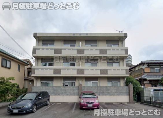 高槻市古曽部町2丁目21−17の月極駐車場1