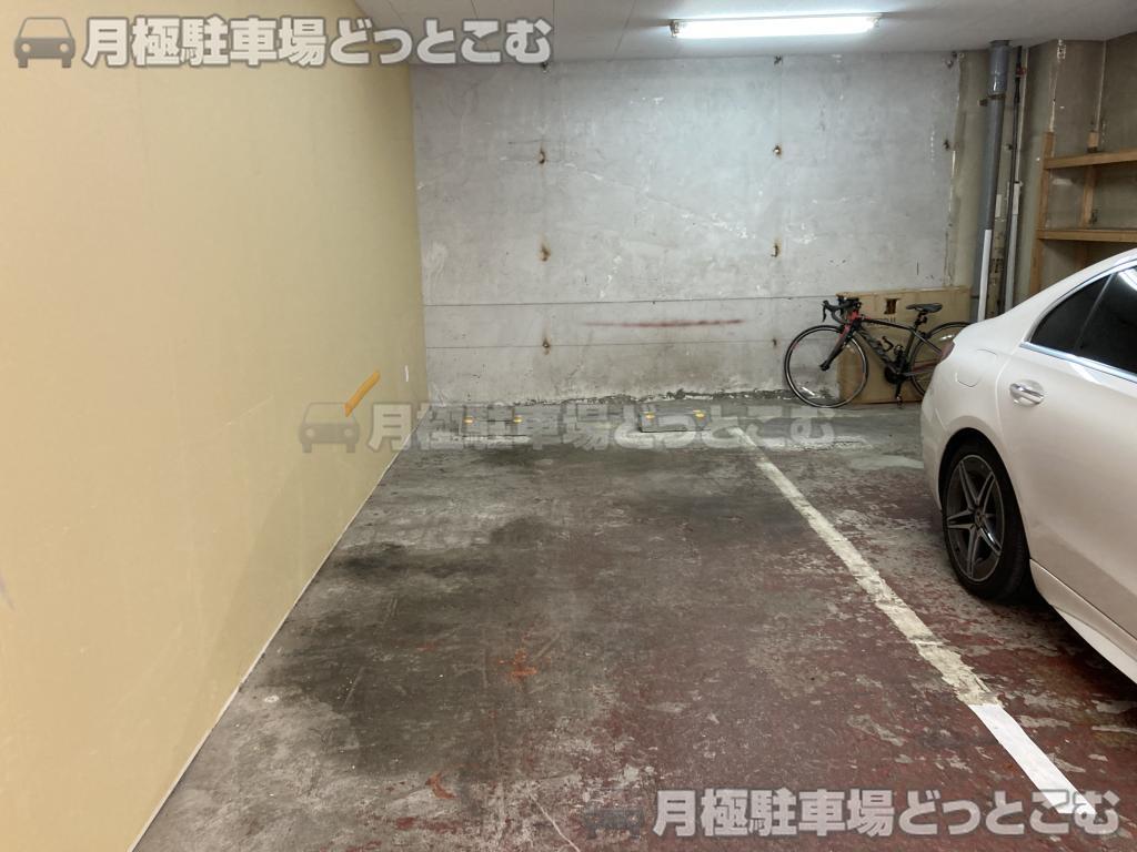 大阪市浪速区幸町3丁目6番10号の月極駐車場2