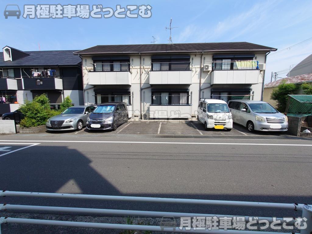 高石市西取石8丁目6-12の月極駐車場1