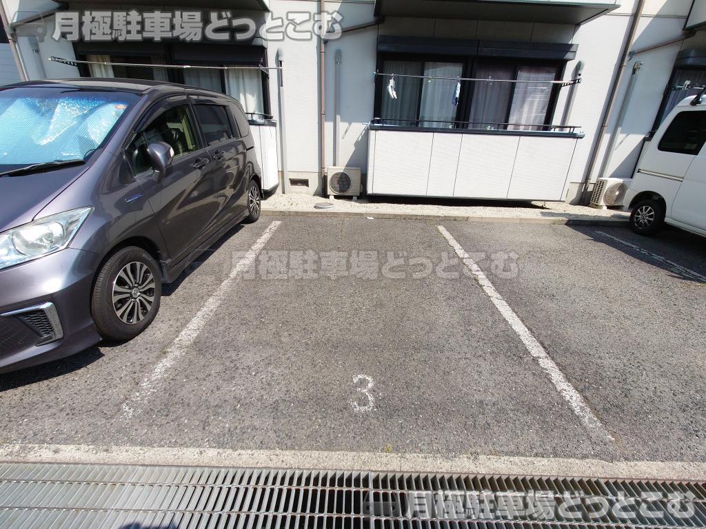 高石市西取石8丁目6-12の月極駐車場4