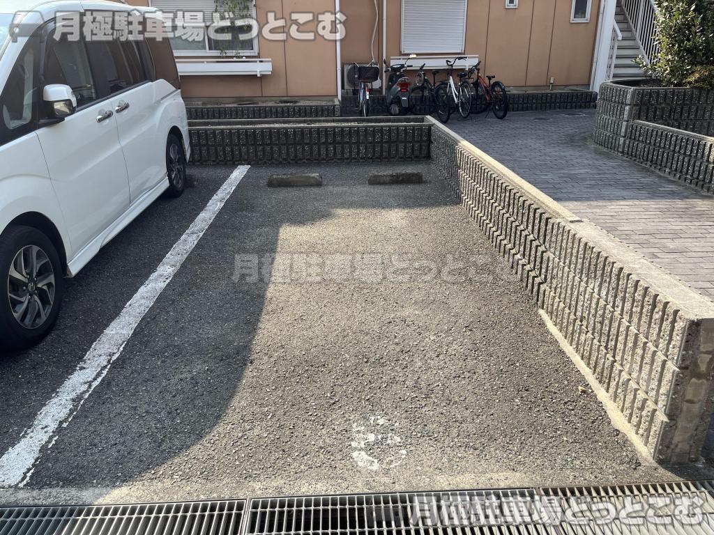岸和田市藤井町1丁目10-18の月極駐車場6