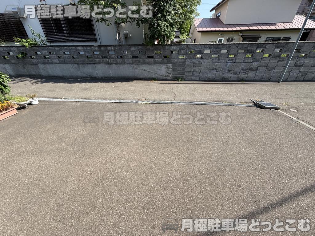 札幌市中央区南十八条西11丁目1−20−3の月極駐車場2