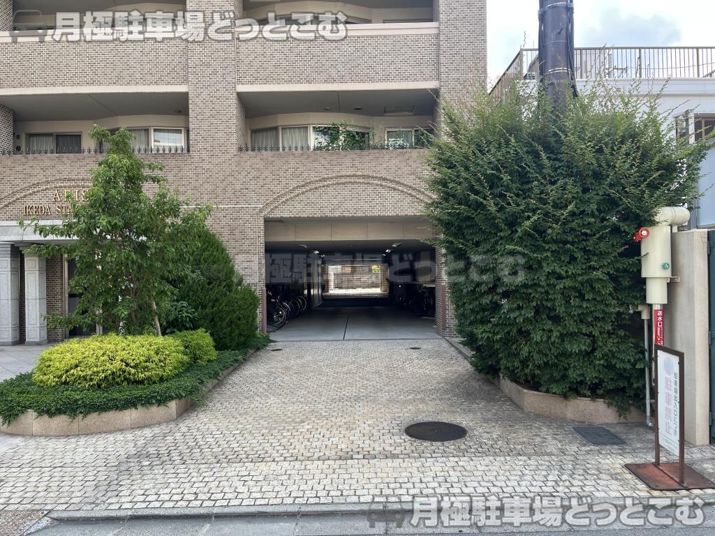池田市呉服町3－7の月極駐車場1