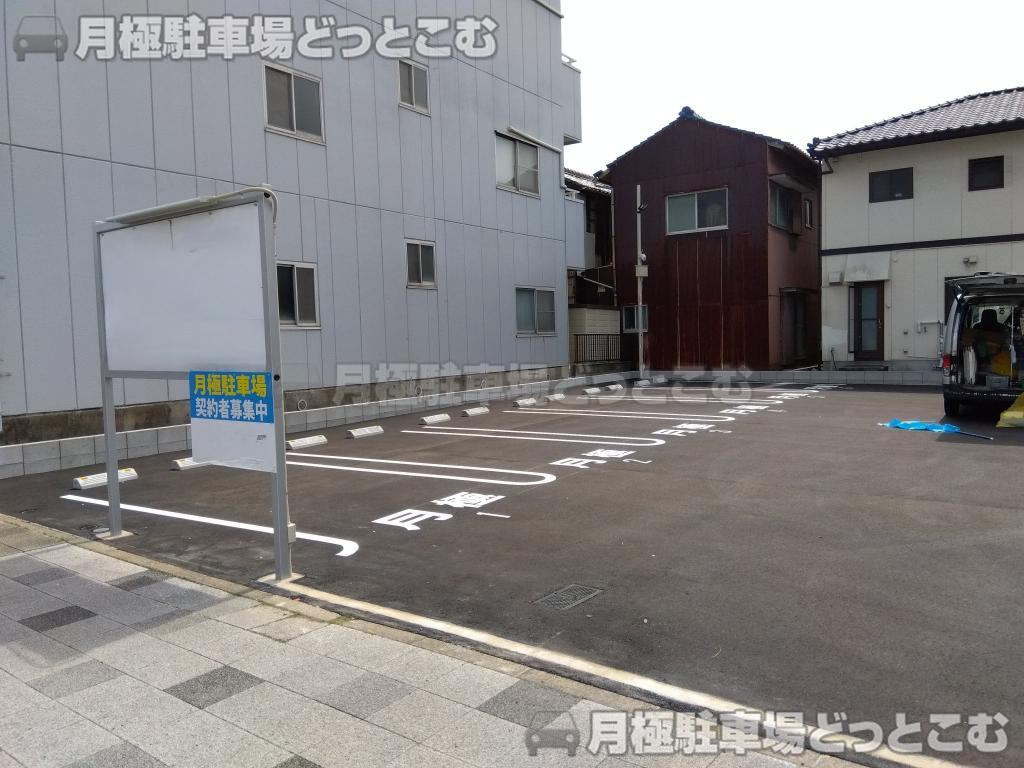 一宮市泉1丁目2−1の月極駐車場1