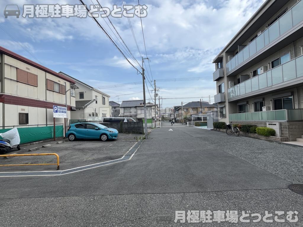 尼崎市大西町2丁目13－3の月極駐車場6