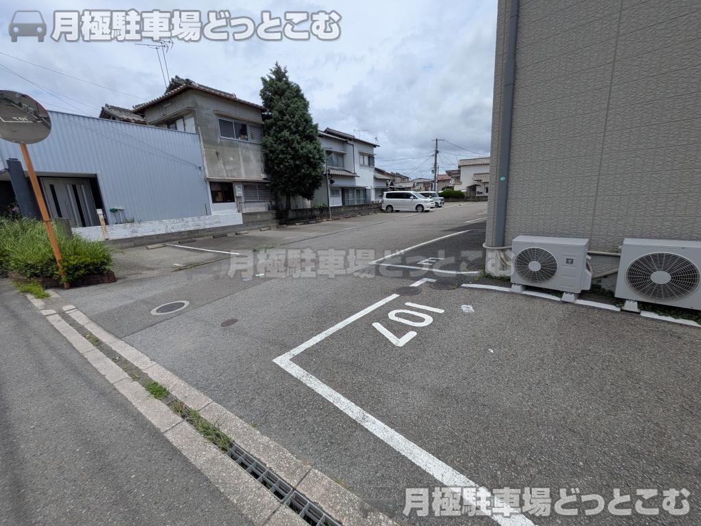 和歌山市小雑賀674の月極駐車場4