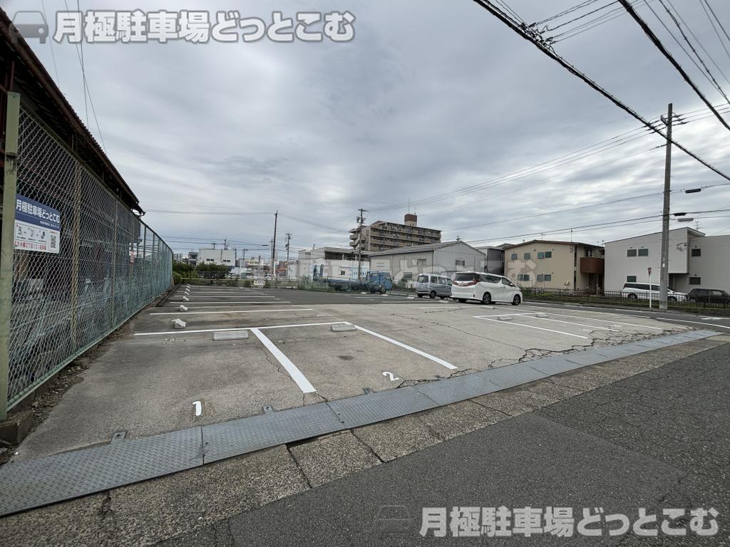 名古屋市中川区中郷2丁目121番の月極駐車場2
