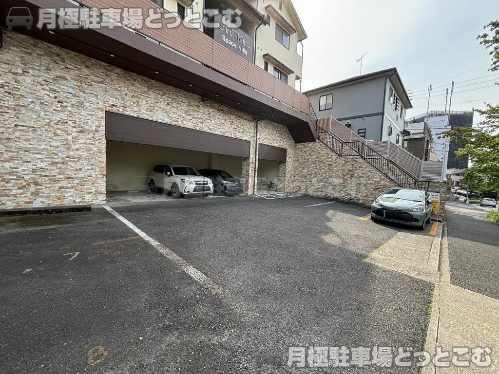 名古屋市千種区鹿子町2丁目4番の月極駐車場10