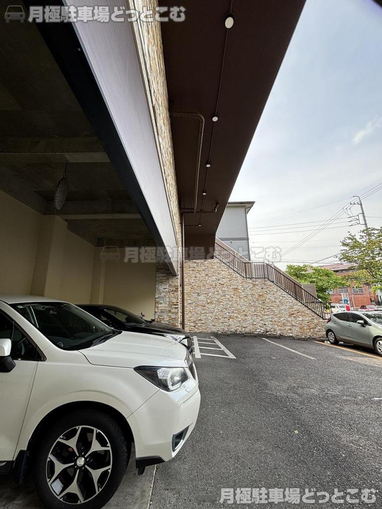 名古屋市千種区鹿子町2丁目4番の月極駐車場4