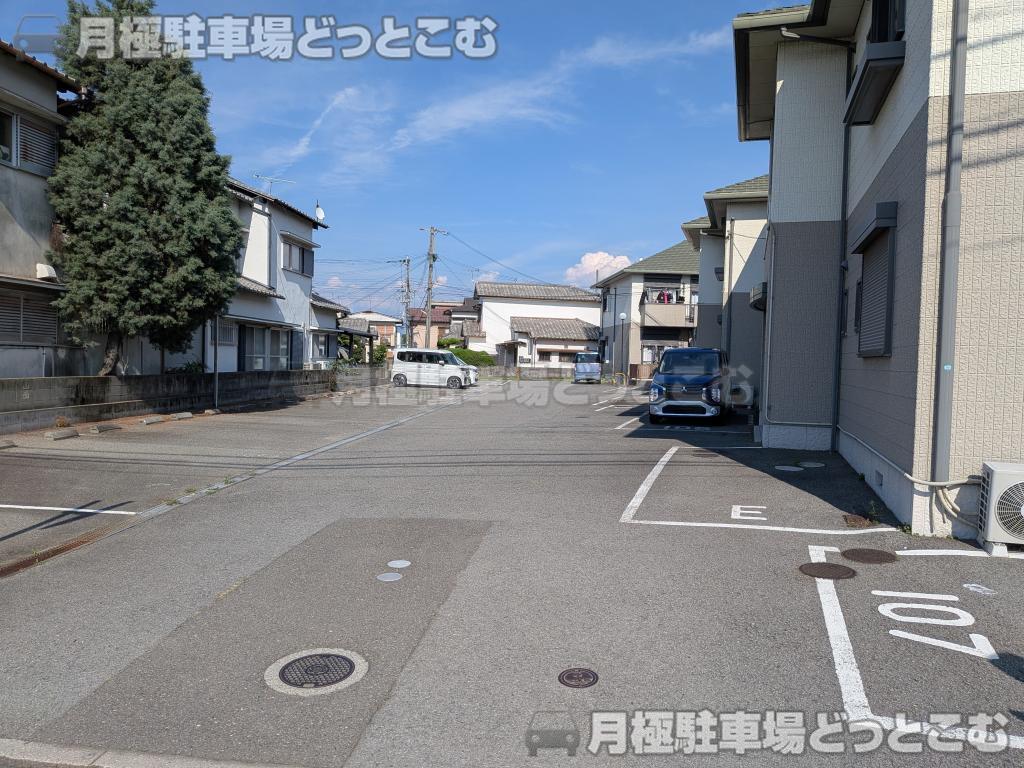海南市井田25の月極駐車場1