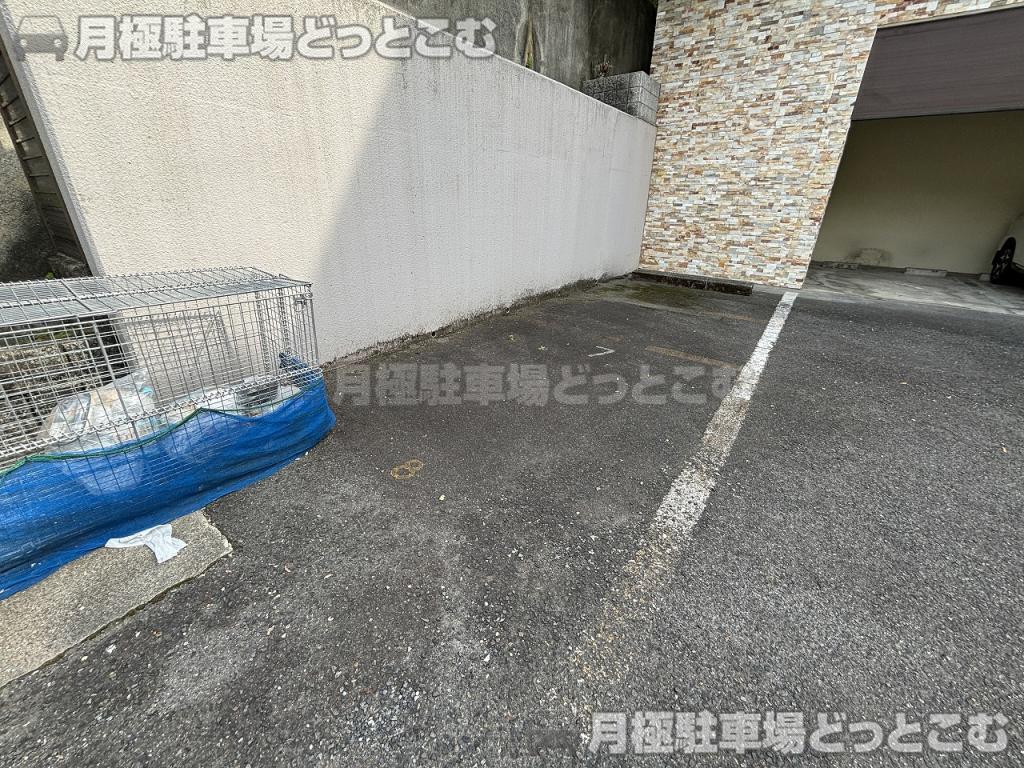 名古屋市千種区鹿子町2丁目4番の月極駐車場3