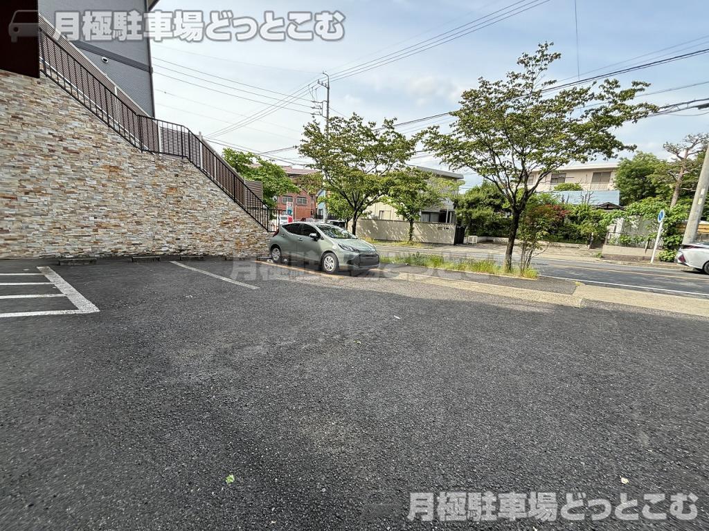 名古屋市千種区鹿子町2丁目4番の月極駐車場4