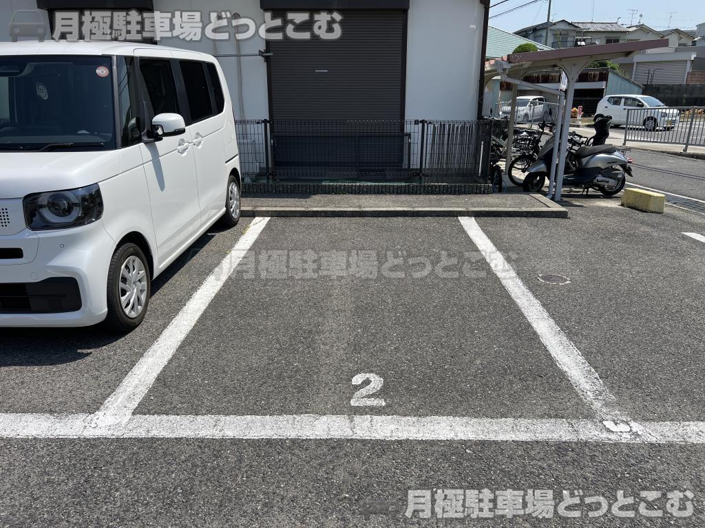和泉市伯太町2丁目32-15の月極駐車場2