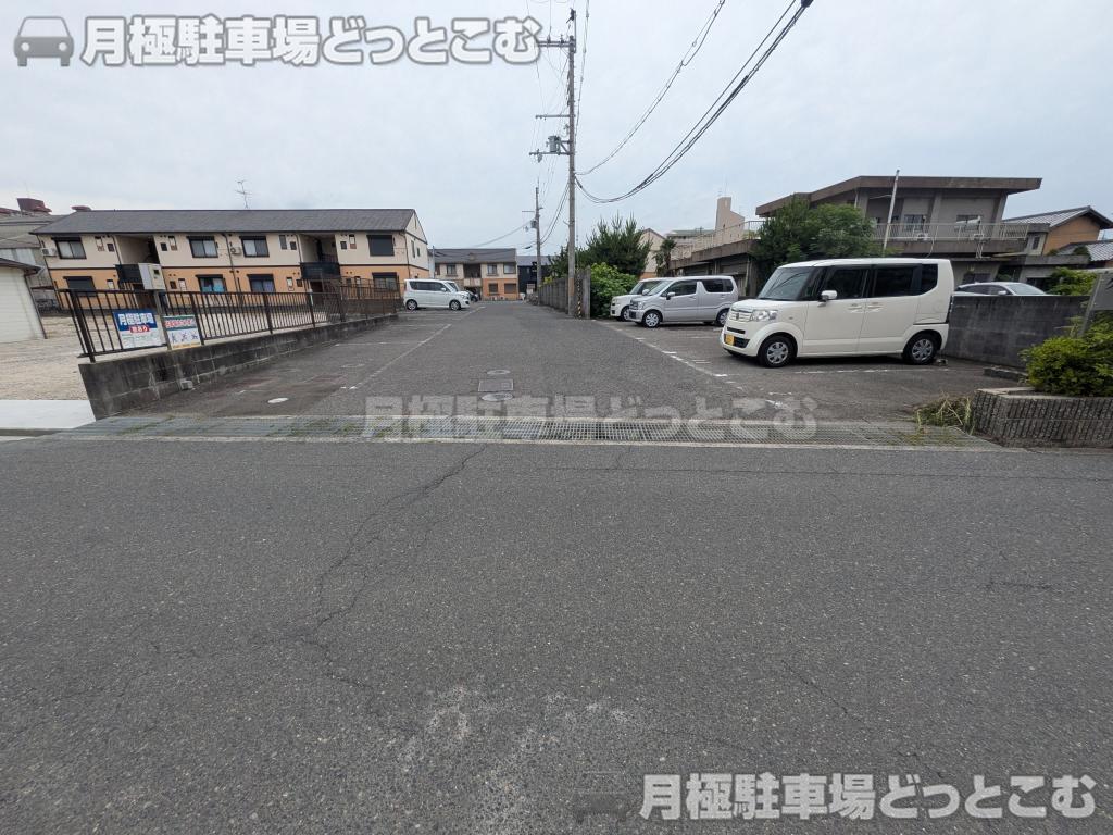泉南市信達市場1144の月極駐車場1