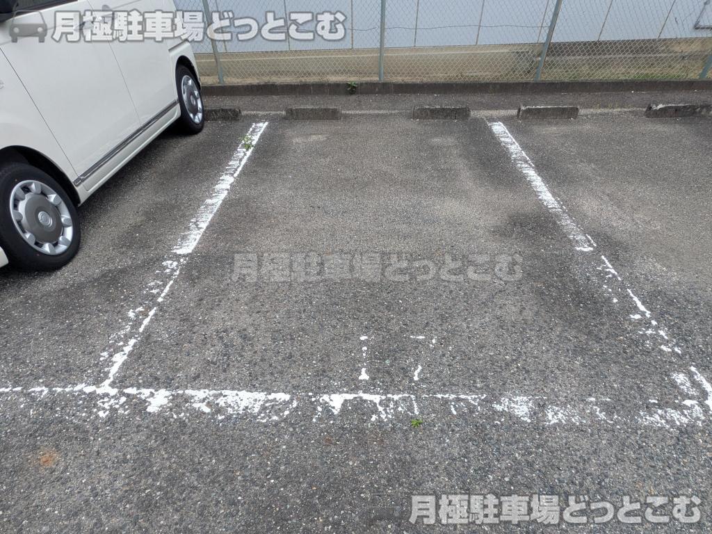 泉南市信達市場1144の月極駐車場3