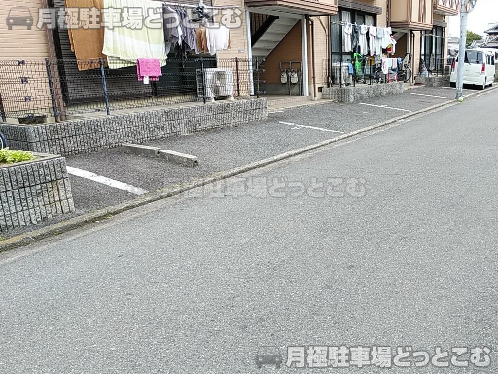 岸和田市上町38-24の月極駐車場1