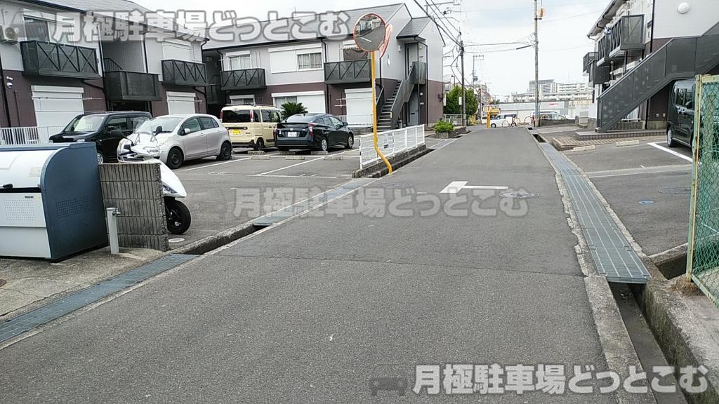 貝塚市半田275-1の月極駐車場7