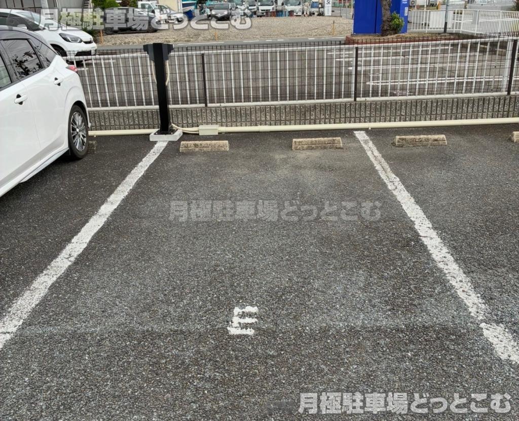津島市唐臼町当理49の月極駐車場2