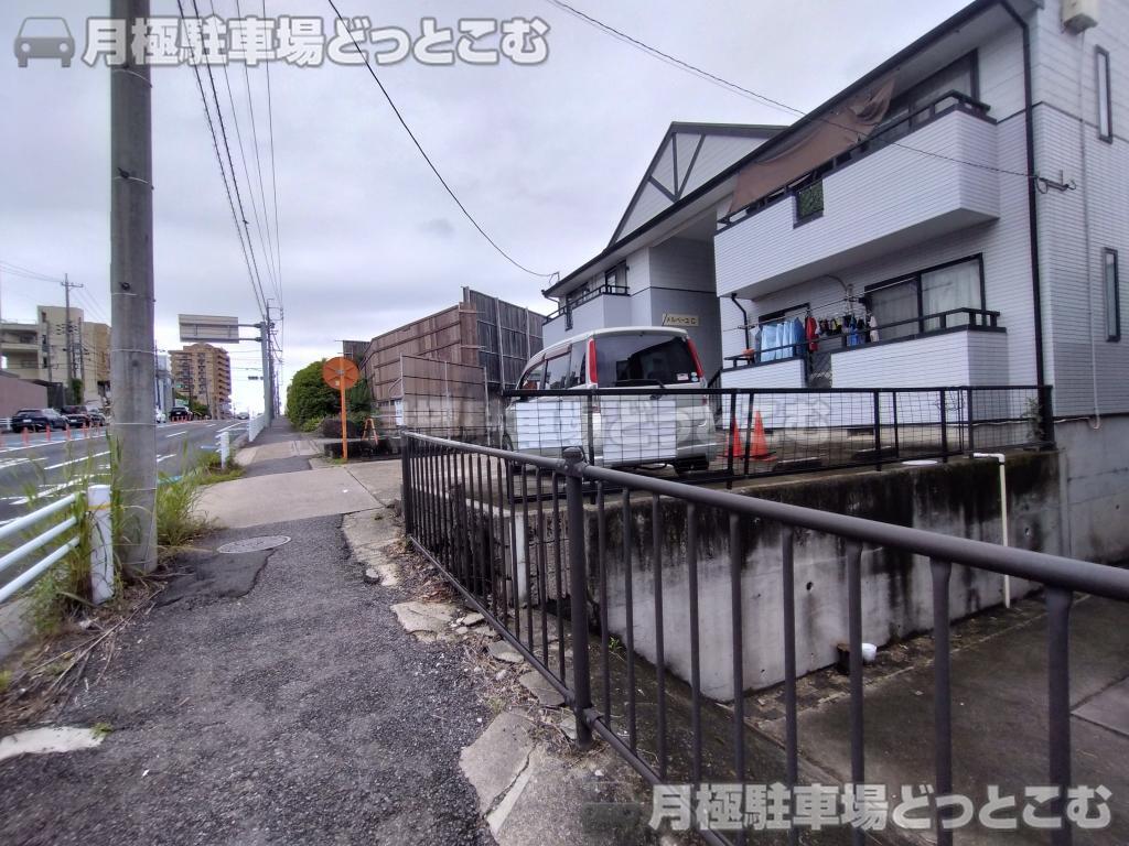 豊田市小坂本町5丁目6-1の月極駐車場2
