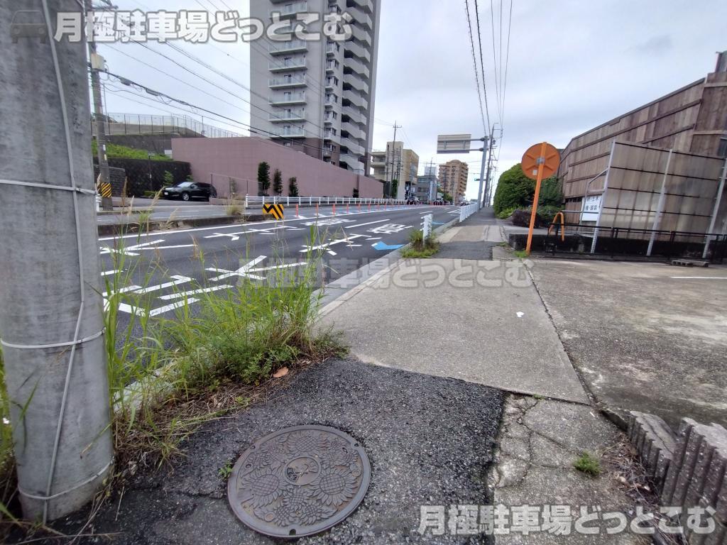 豊田市小坂本町5丁目6-1の月極駐車場4