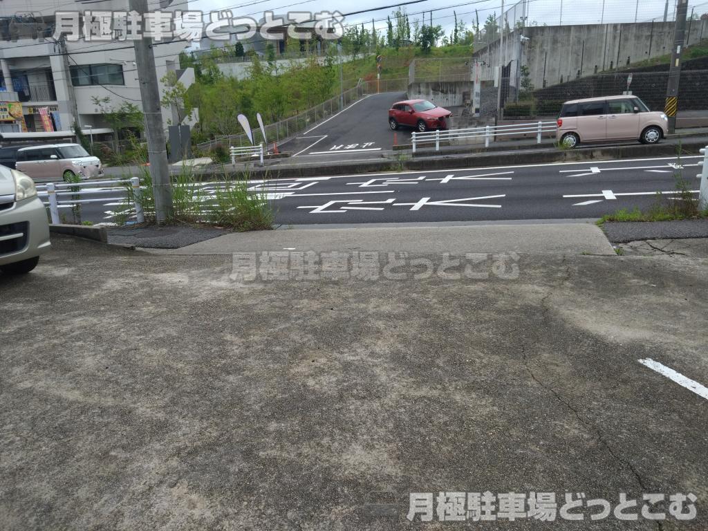 豊田市小坂本町5丁目6-1の月極駐車場5