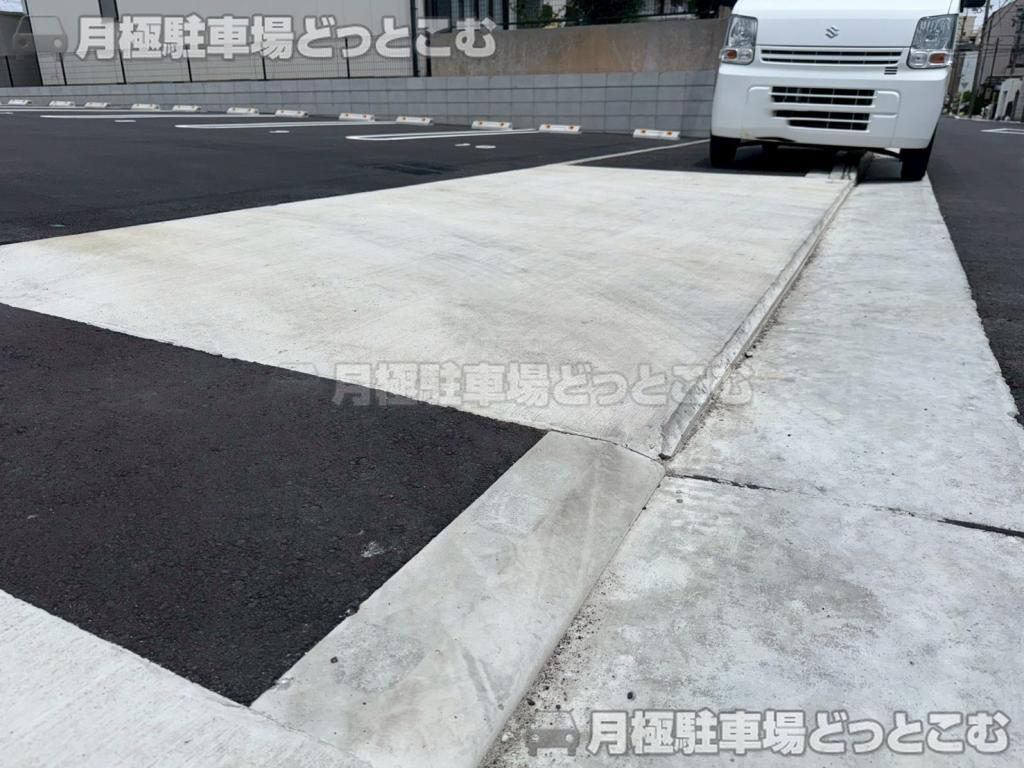 名古屋市昭和区南分町2丁目32の月極駐車場8