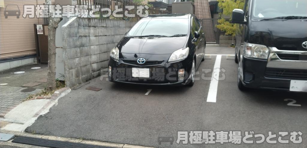 京都市北区等持院西町5丁目8番の月極駐車場1