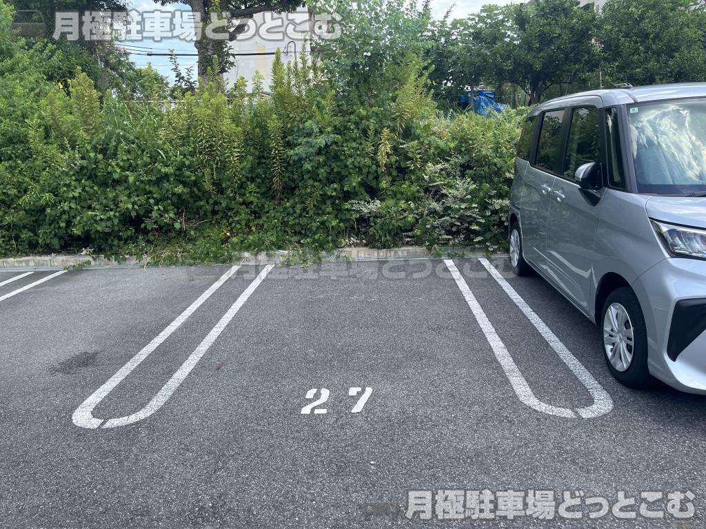 奈良市三碓町2199の月極駐車場1