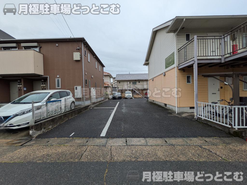 名古屋市緑区鳴子町2丁目84の月極駐車場1