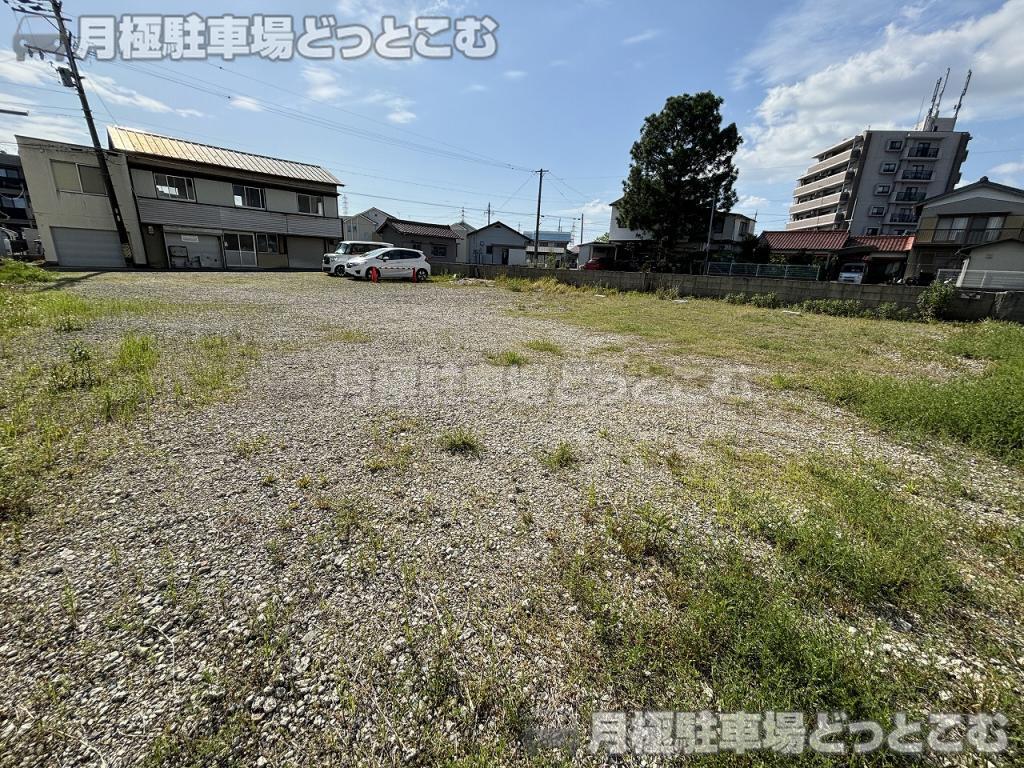 刈谷市今川町上池107番の月極駐車場8