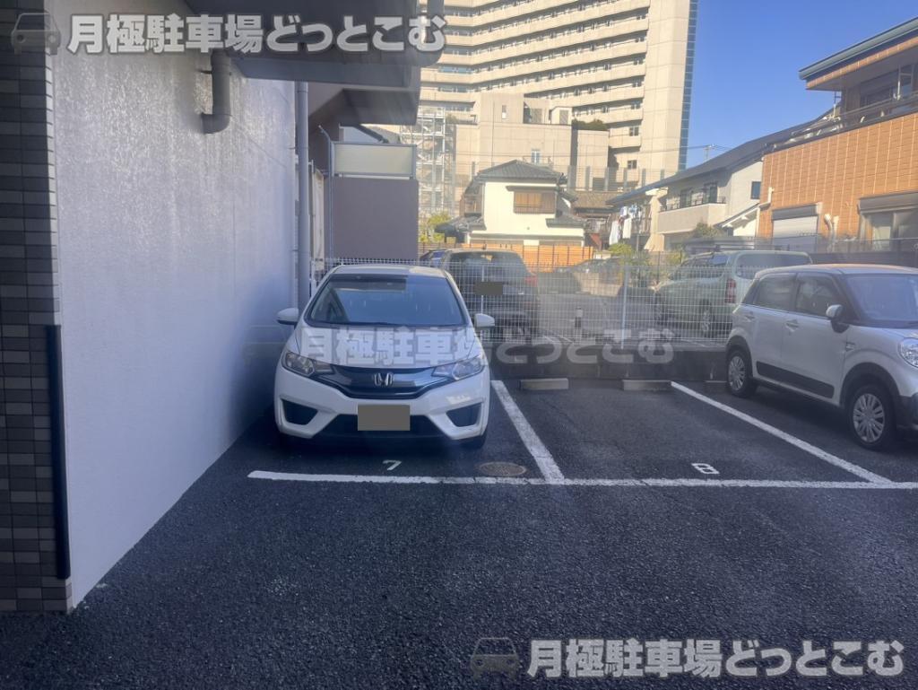 名古屋市昭和区塩付通7丁目49-49の月極駐車場3