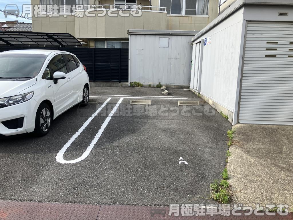 北名古屋市久地野河原66-1の月極駐車場4