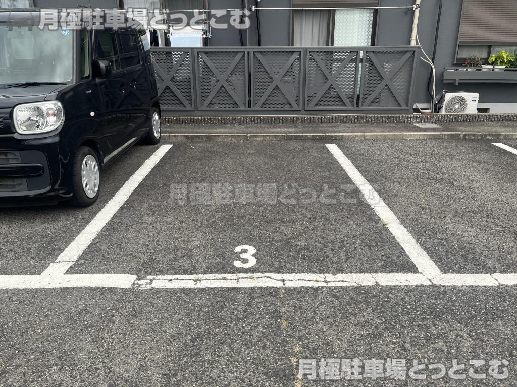 泉大津市虫取町1丁目4-22の月極駐車場3