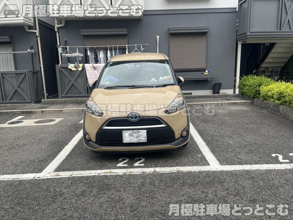 泉大津市虫取町1丁目4-22の月極駐車場5
