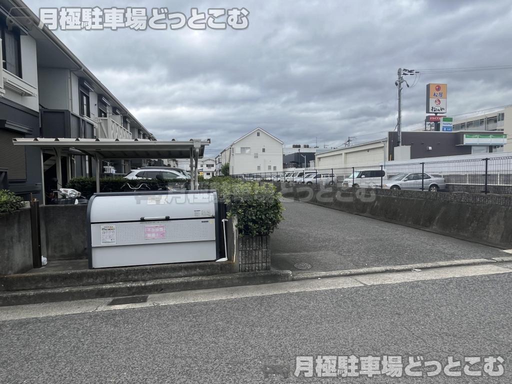 泉大津市虫取町1丁目4-22の月極駐車場6
