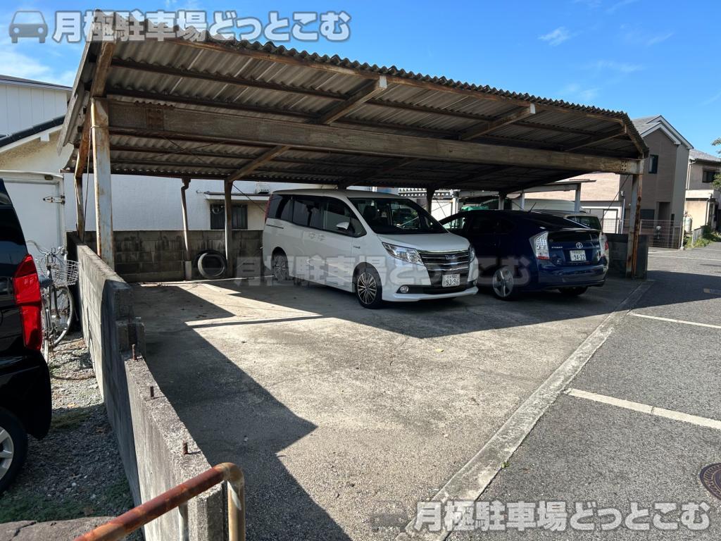 泉大津市助松町1丁目11−30の月極駐車場1