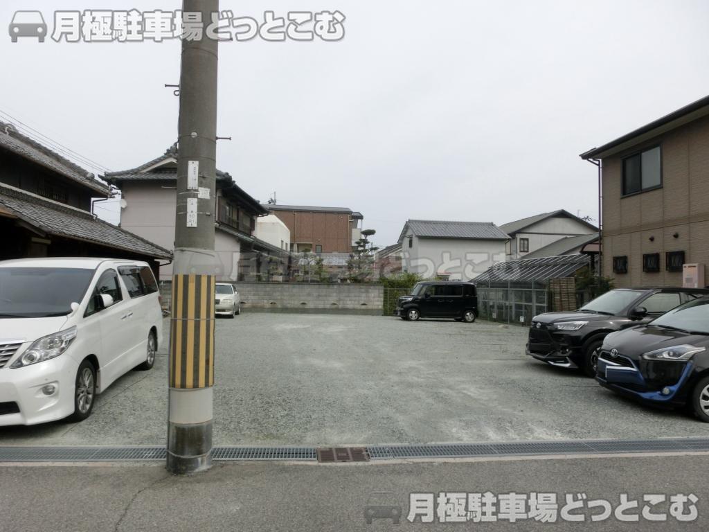 尼崎市稲葉元町2丁目147-2,152-2,152-3の月極駐車場1