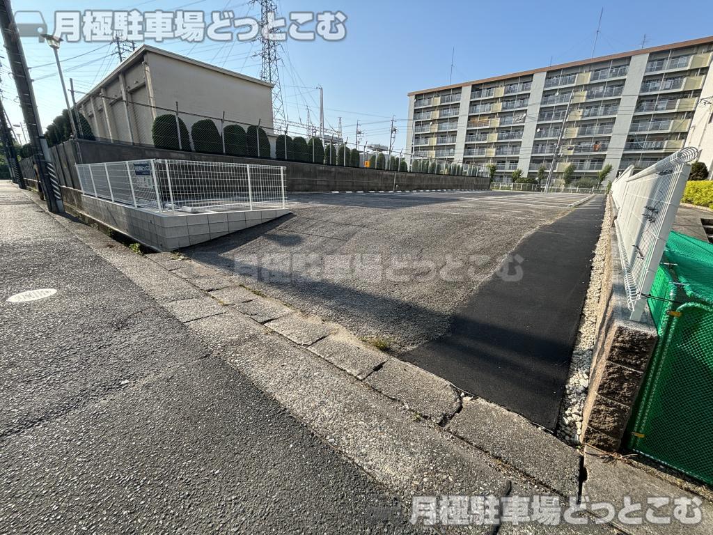 名古屋市緑区浦里4丁目11番、18番の月極駐車場2